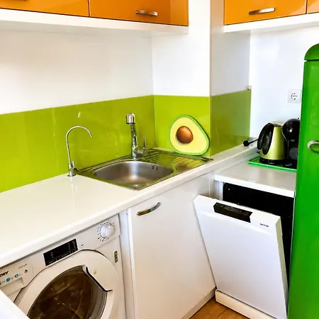 Cozy Mansard Apartment-steps From The Apartmán *
