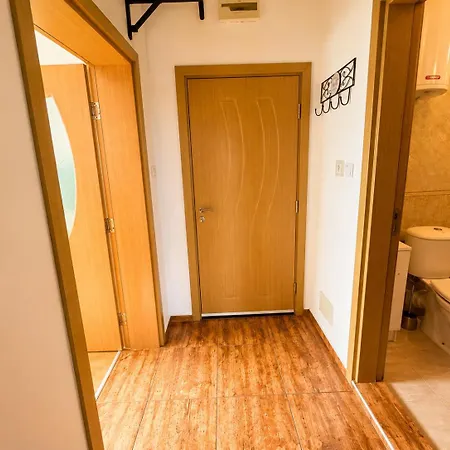 Διαμέρισμα Cozy Mansard Apartment-steps From The *